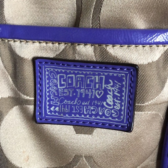 Coach poppy purse! Beautiful lavender color! - Picture 3 of 12